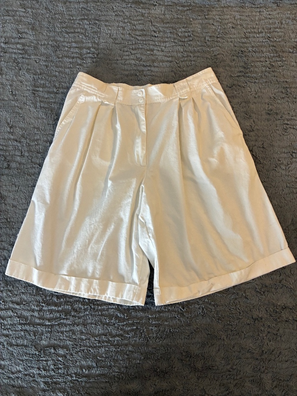 MASSIVE $10 SALE Women's White Pleated High-Rise Shorts